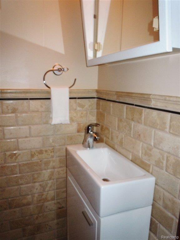 30 Norwich Road Pleasant Ridge, MI 48069 - Photo 25 of 34 DSCN4477.JPG