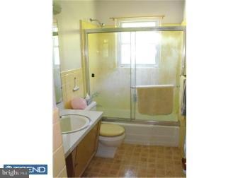 1618 Meadowlark Road Wyomissing, PA 19610 - Photo 12 of 12 Bathroom