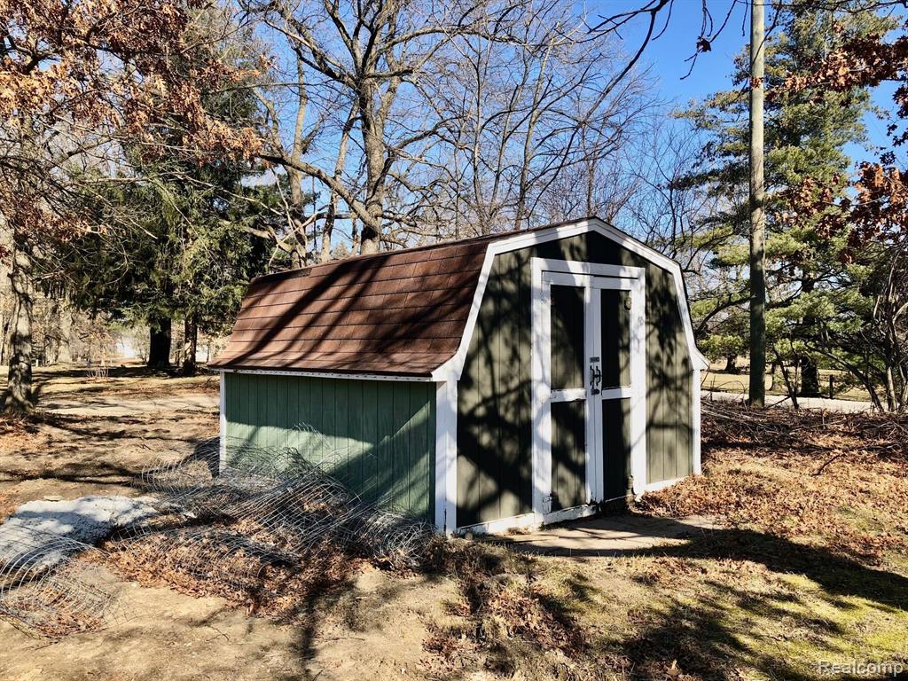 3440 South Lake George Road Dryden, MI 48428 - Photo 5 of 57