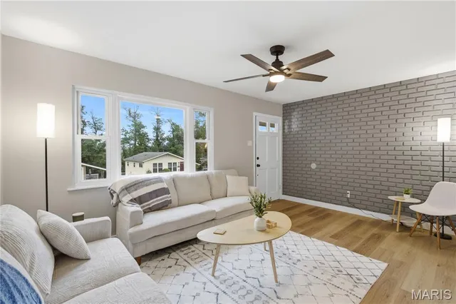 $245,000 | 236 Ballwin Avenue, Winchester, MO 63021