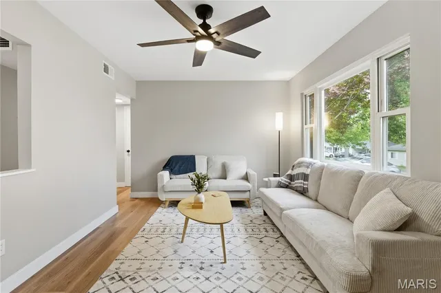 $245,000 | 236 Ballwin Avenue, Winchester, MO 63021