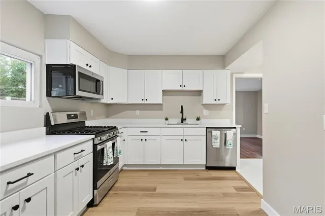 $245,000 | 236 Ballwin Avenue, Winchester, MO 63021