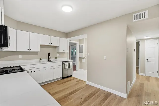 $245,000 | 236 Ballwin Avenue, Winchester, MO 63021