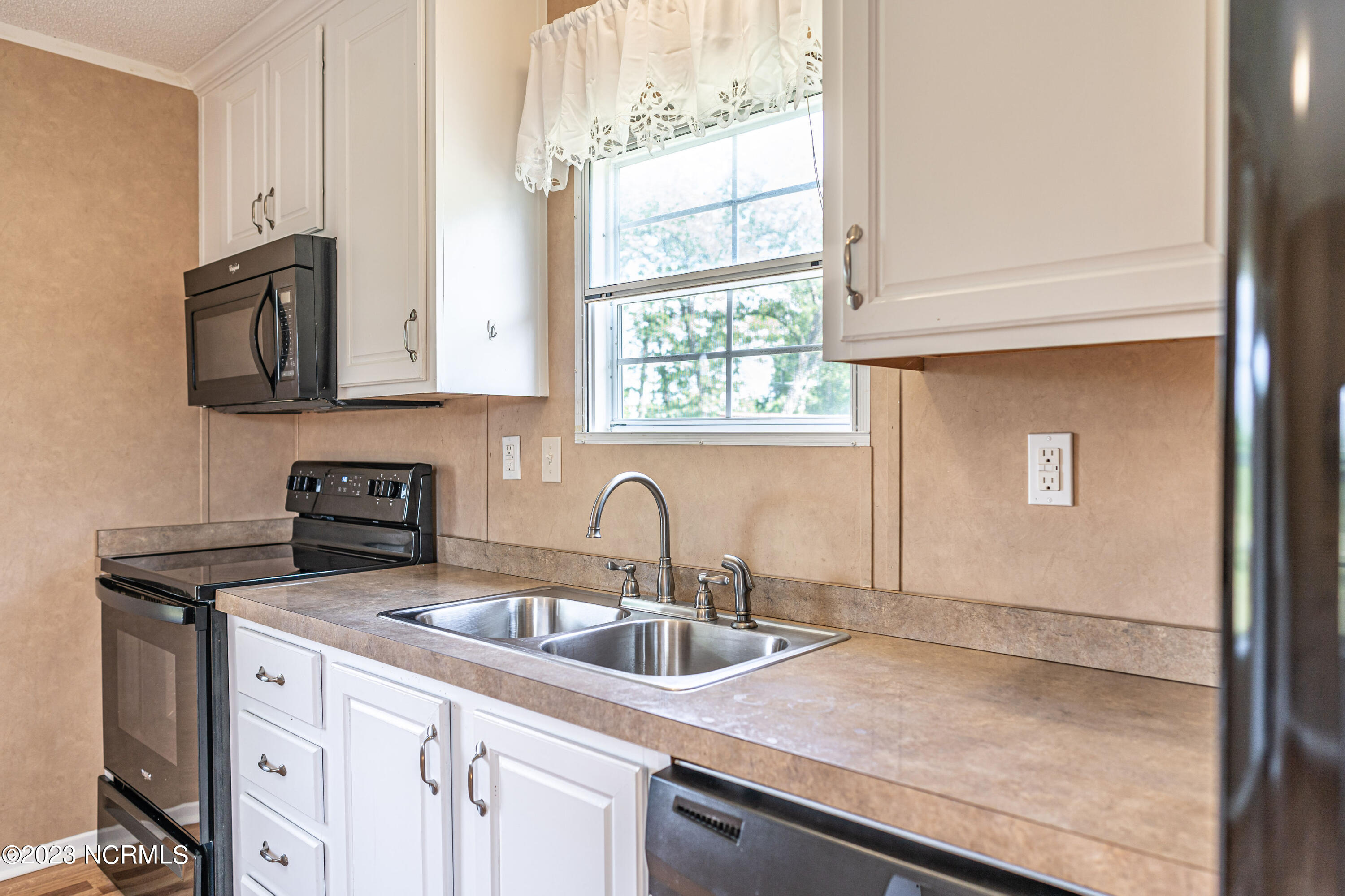601 Morrison Bridge Road Vass, NC 28394 - Photo 10 of 39 DSC08478