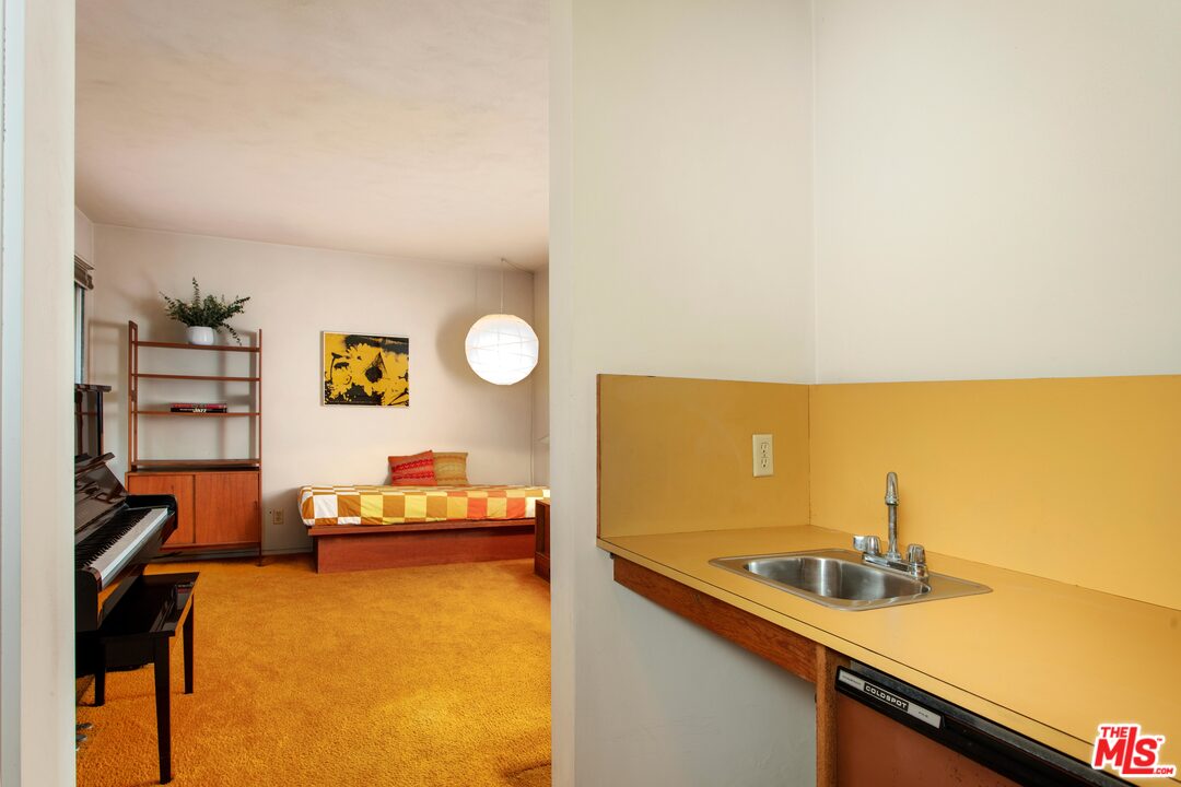 6623 Esplanade Playa del Rey, CA 90293 - Photo 13 of 28 Gallery Image 13