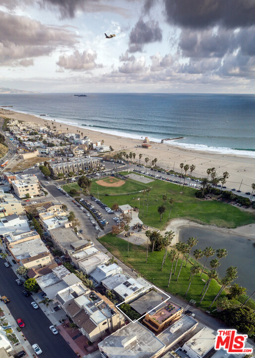 6623 Esplanade Playa del Rey, CA 90293 - Photo 27 of 28 Gallery Image 27