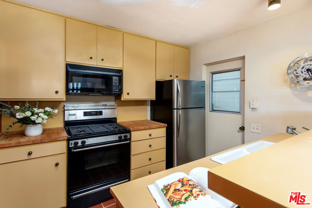 6623 Esplanade Playa del Rey, CA 90293 - Photo 6 of 28 Gallery Image 6