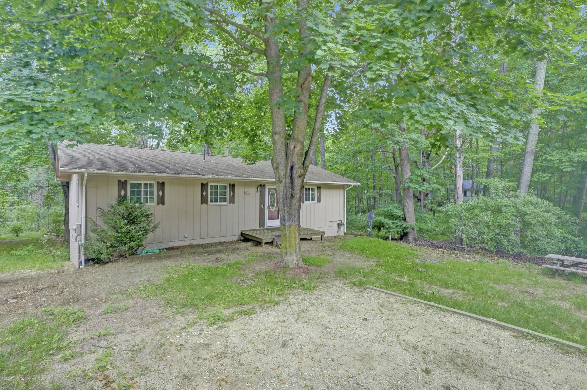 8277 West Ridge Boulevard Stanwood, MI 49346 - Photo 16 of 20 1947477-67368541-ded7-4403-95aa-f65b8bb68e9b.JPG
