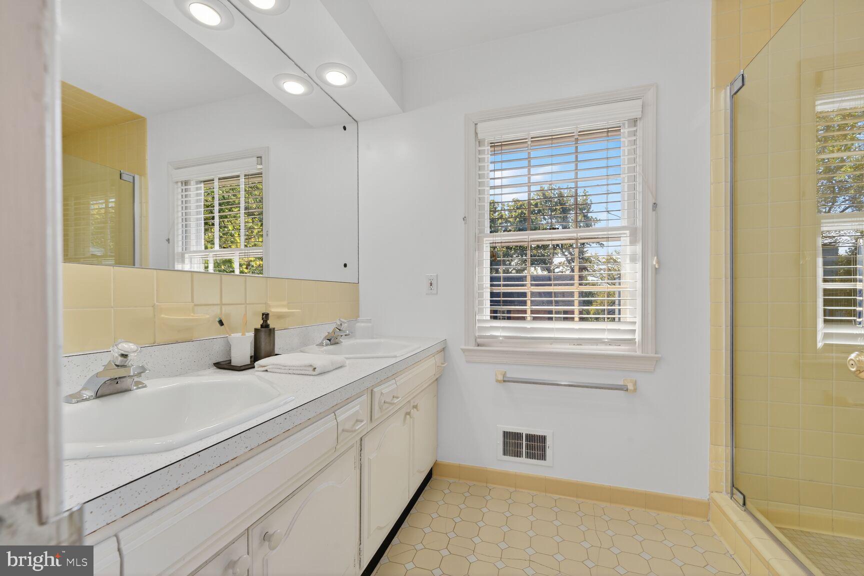 3501 Livingston Street Northwest Washington, DC 20015 - Photo 22 of 35