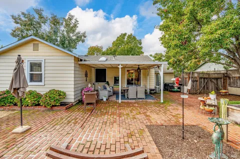 $935,000 | 856 5th Street West, Sonoma, CA 95476