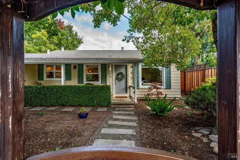 $935,000 | 856 5th Street West, Sonoma, CA 95476