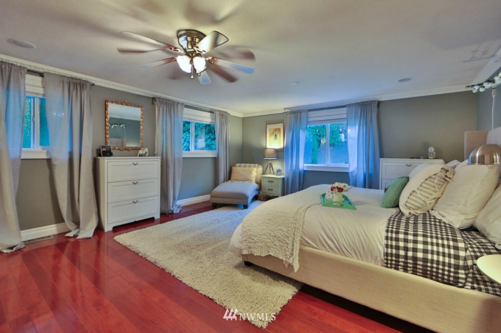 21029 West Richmond Road Bothell, WA 98021 - Photo 7 of 25 Gallery Image 7
