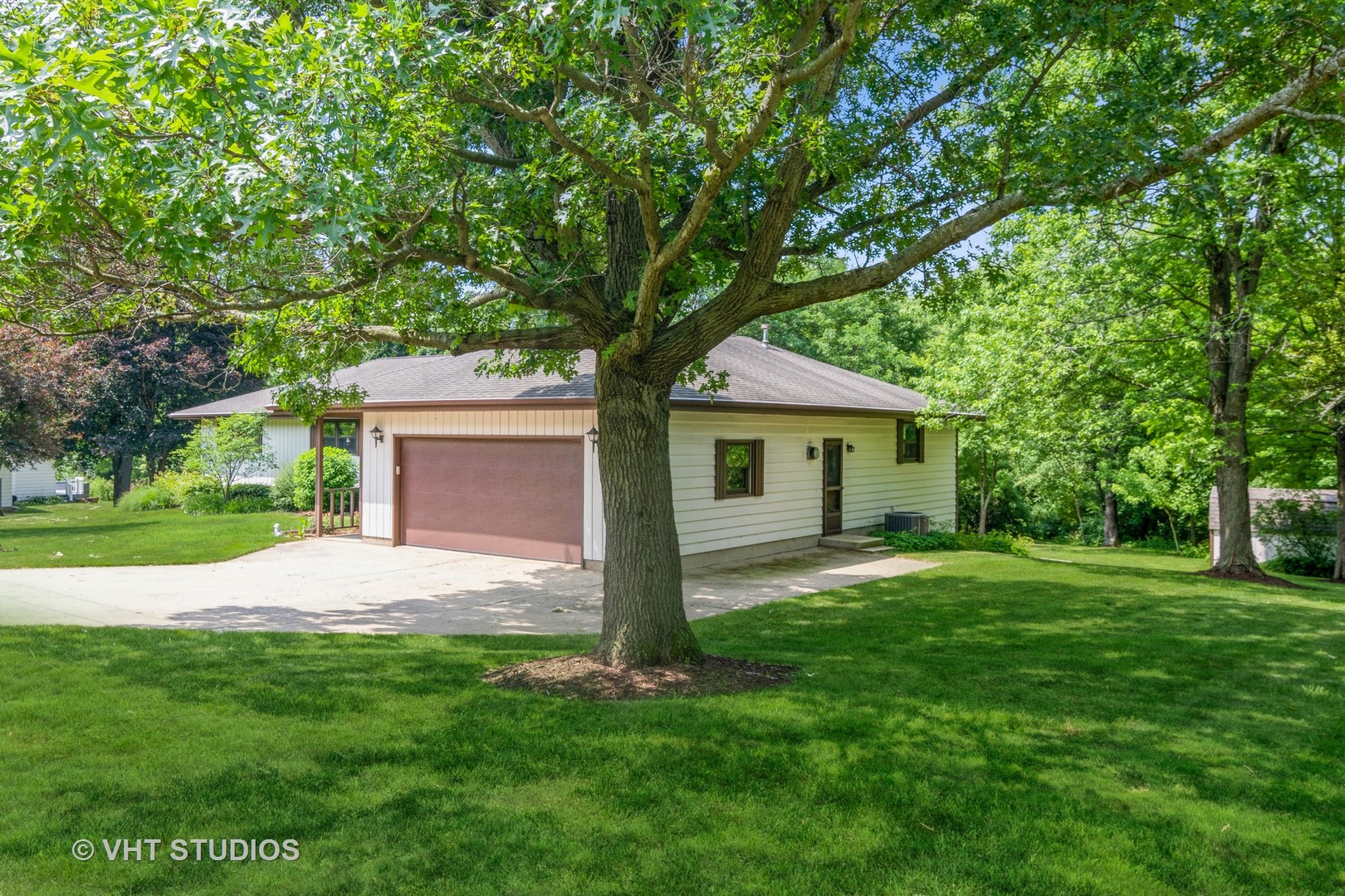 1N400 Pouley Road Elburn, IL 60119 - Photo 5 of 50 a front view of house with yard and green space