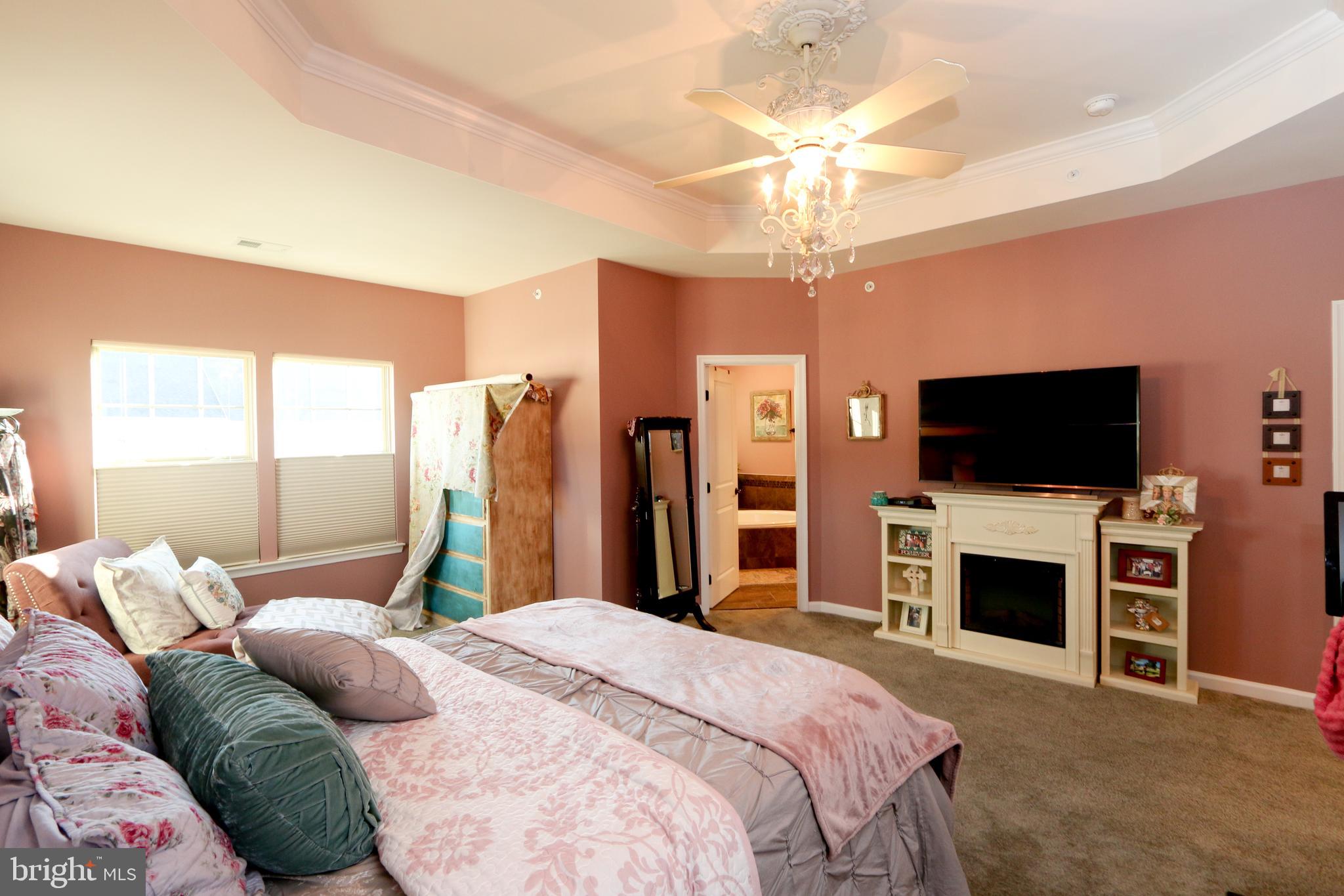 13603 Rockingham Lane Gainesville, VA 20155 - Photo 13 of 36 Over-sized and Comfy Master Bedroom