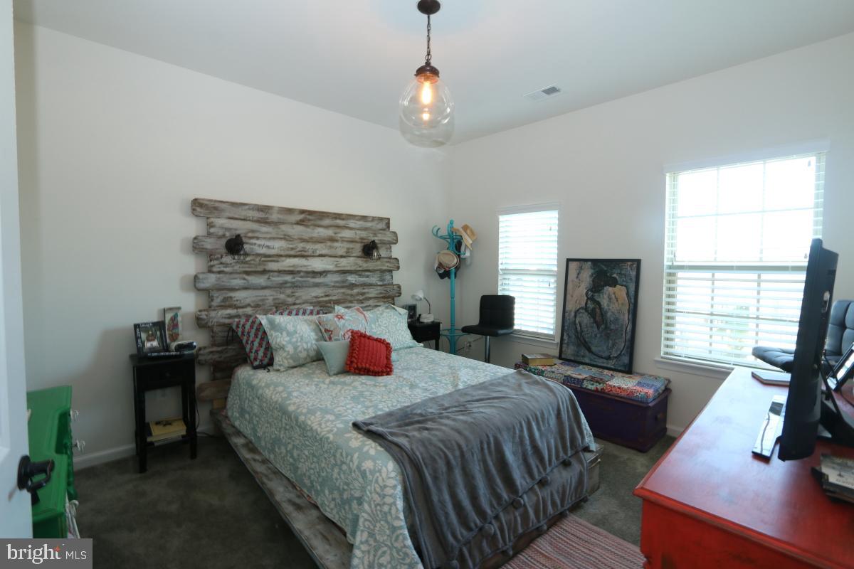 13603 Rockingham Lane Gainesville, VA 20155 - Photo 18 of 36 3rd Bedroom with Upgraded Lighting