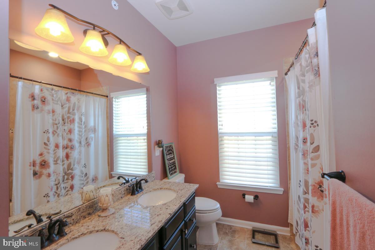 13603 Rockingham Lane Gainesville, VA 20155 - Photo 19 of 36 Full Bath on the Upper Floor