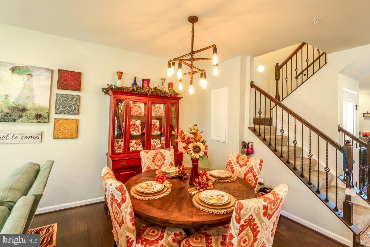 13603 Rockingham Lane Gainesville, VA 20155 - Photo 7 of 36 Isn't this wonderfully inviting?