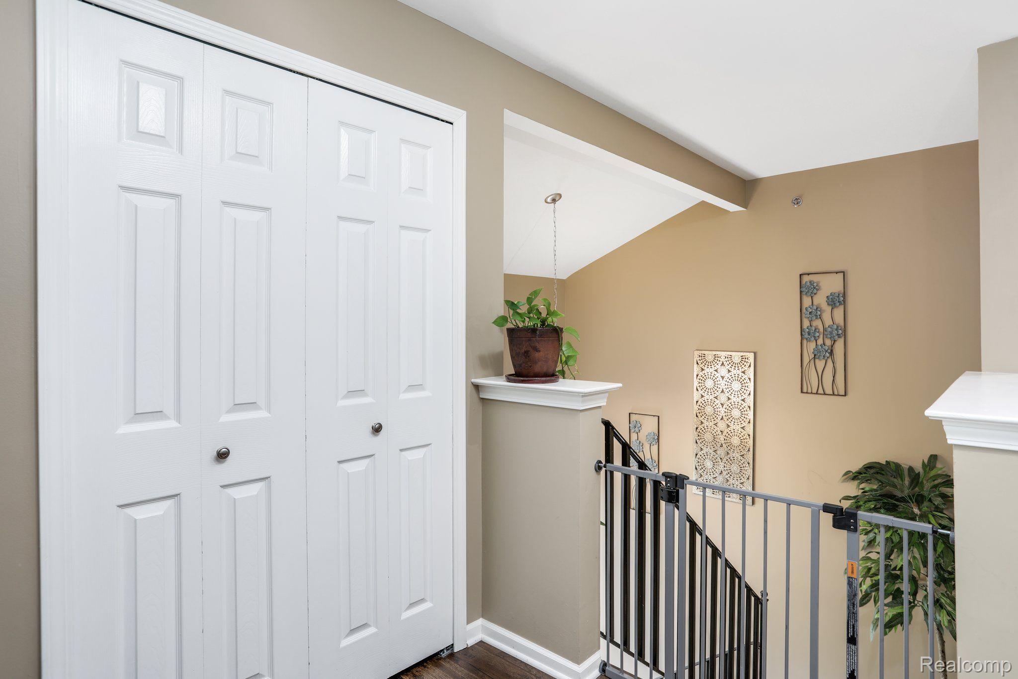 1730 Deepwood Circle Rochester, MI 48307 - Photo 5 of 20 Gallery Image 5