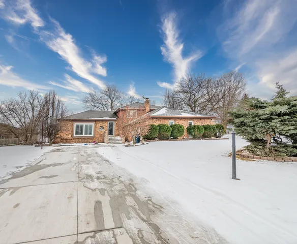 $500,000 | 8821 West 100th Street, Palos Hills, IL 60465
