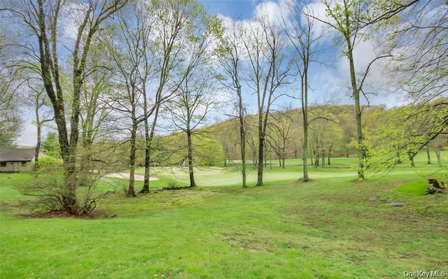 a view of a tennis court