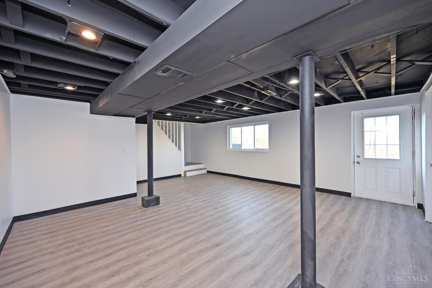 6150 Mullen Road Cincinnati, OH 45247 - Photo 9 of 29 Gallery Image 9