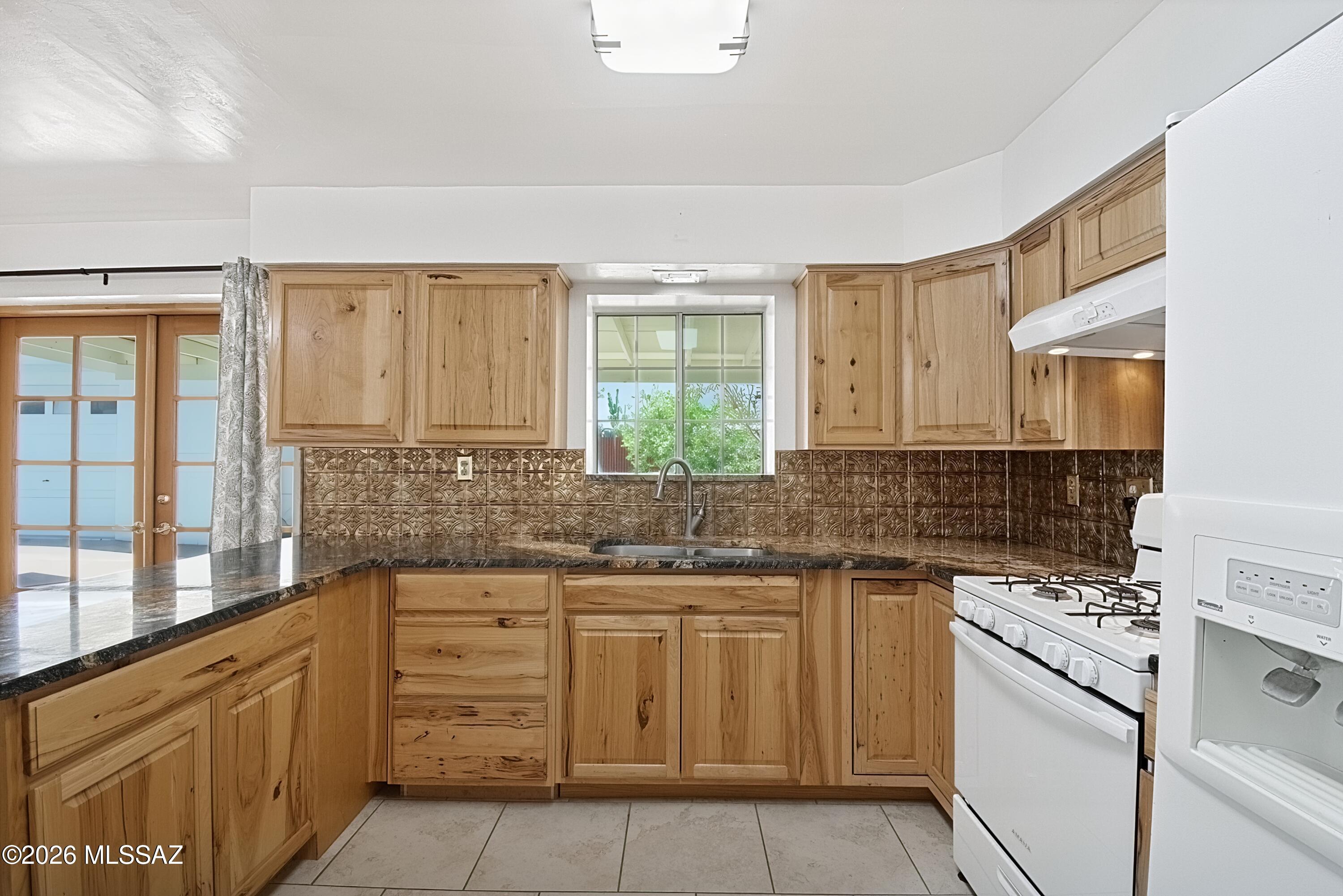 6202 East Timrod Street Tucson, AZ 85711 - Photo 10 of 36 Kitchen 2