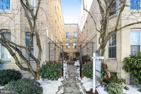 $500,000 | 115 E Street Southeast, Unit 302, Washington, DC 20003