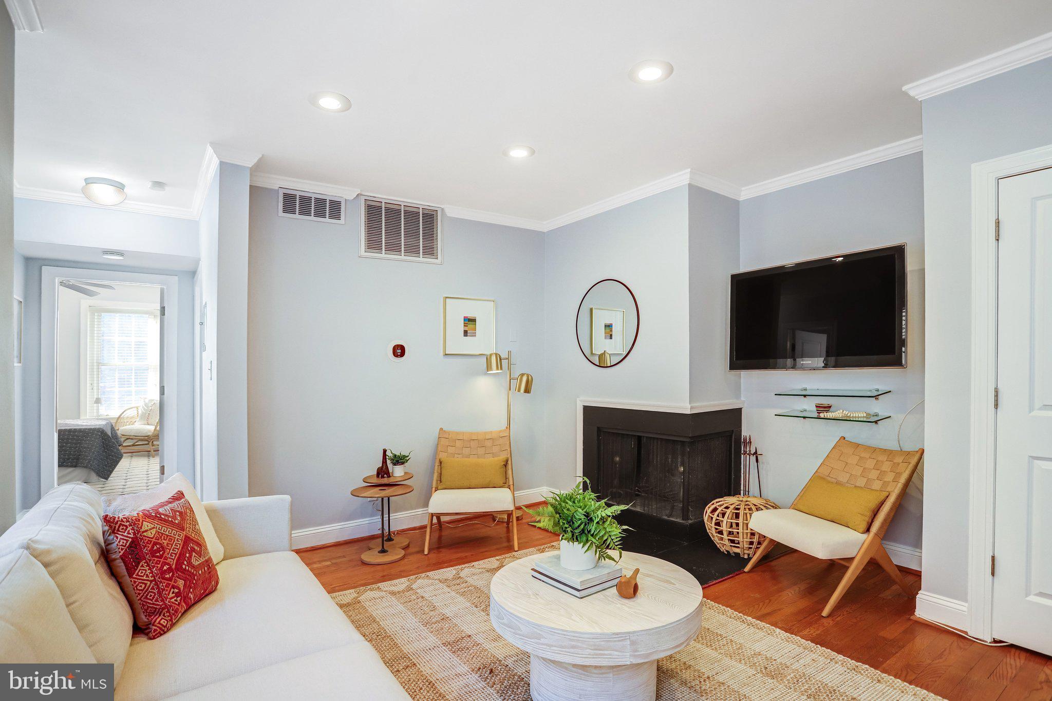 115 E Street Southeast, Unit 302 Washington, DC 20003 - Photo 4 of 19