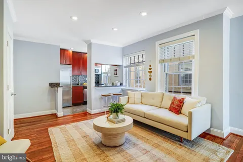 $500,000 | 115 E Street Southeast, Unit 302, Washington, DC 20003