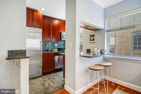 $500,000 | 115 E Street Southeast, Unit 302, Washington, DC 20003
