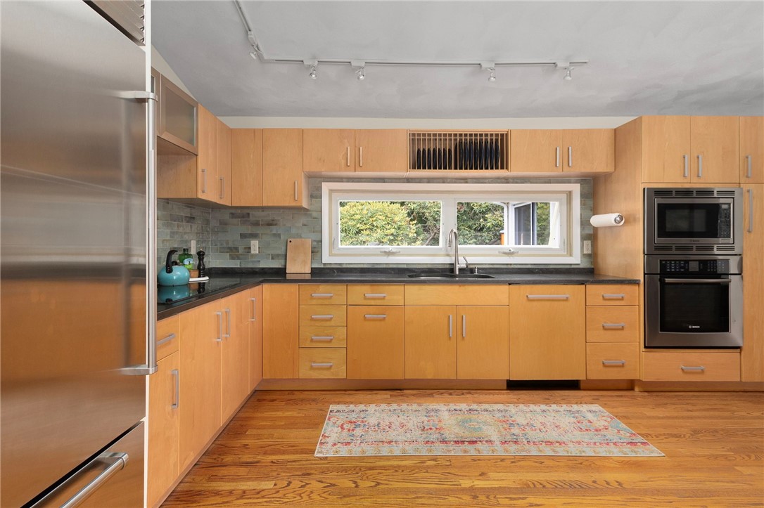 10 Guzeika Road North Kingstown, RI 02852 - Photo 17 of 47