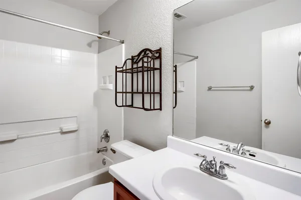 $280,000 | 1011 Shadow Creek Boulevard, Buda, TX 78610