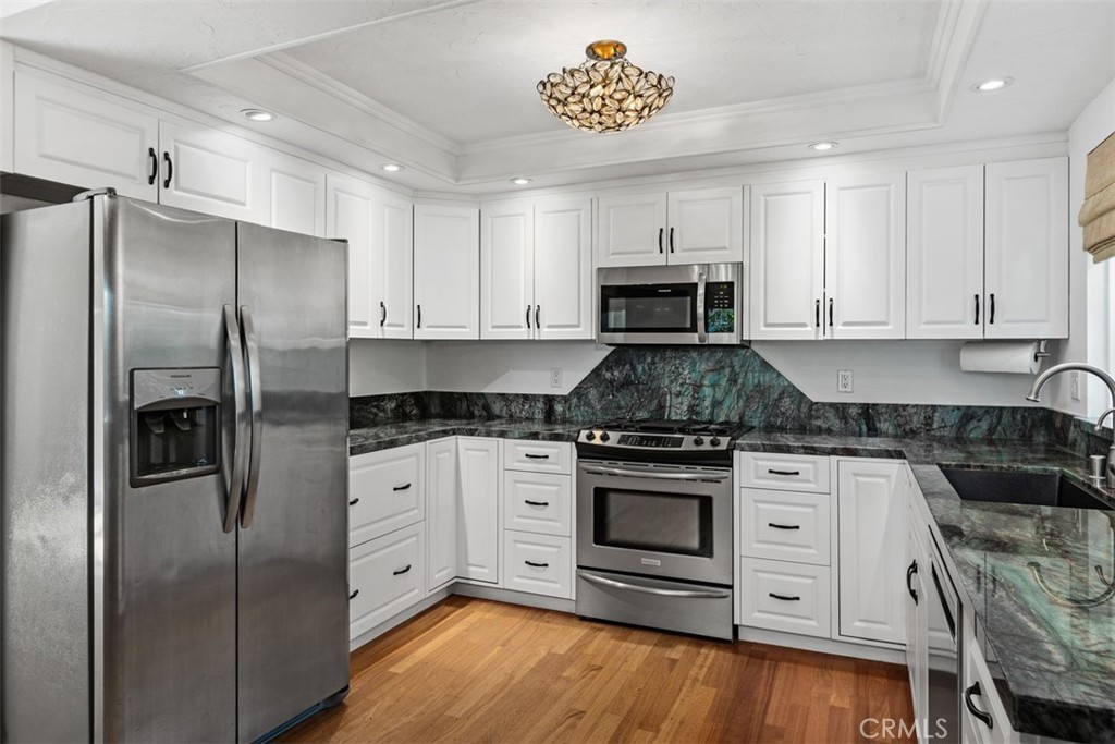 1321 Pepper Tree Lane Vista, CA 92084 - Photo 11 of 63 Kitchen - Upgraded/remodeled