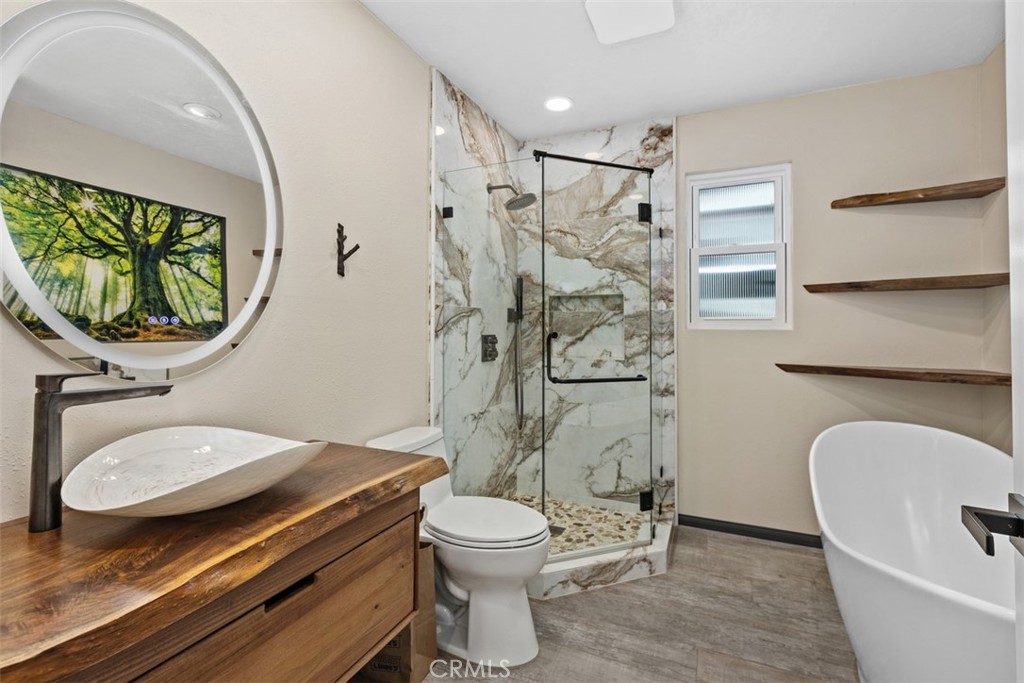 1321 Pepper Tree Lane Vista, CA 92084 - Photo 22 of 63 Guest bathroom