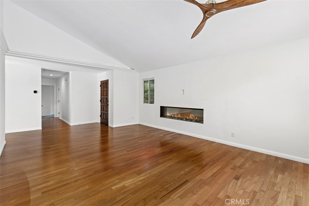 1321 Pepper Tree Lane Vista, CA 92084 - Photo 5 of 63 Living Room