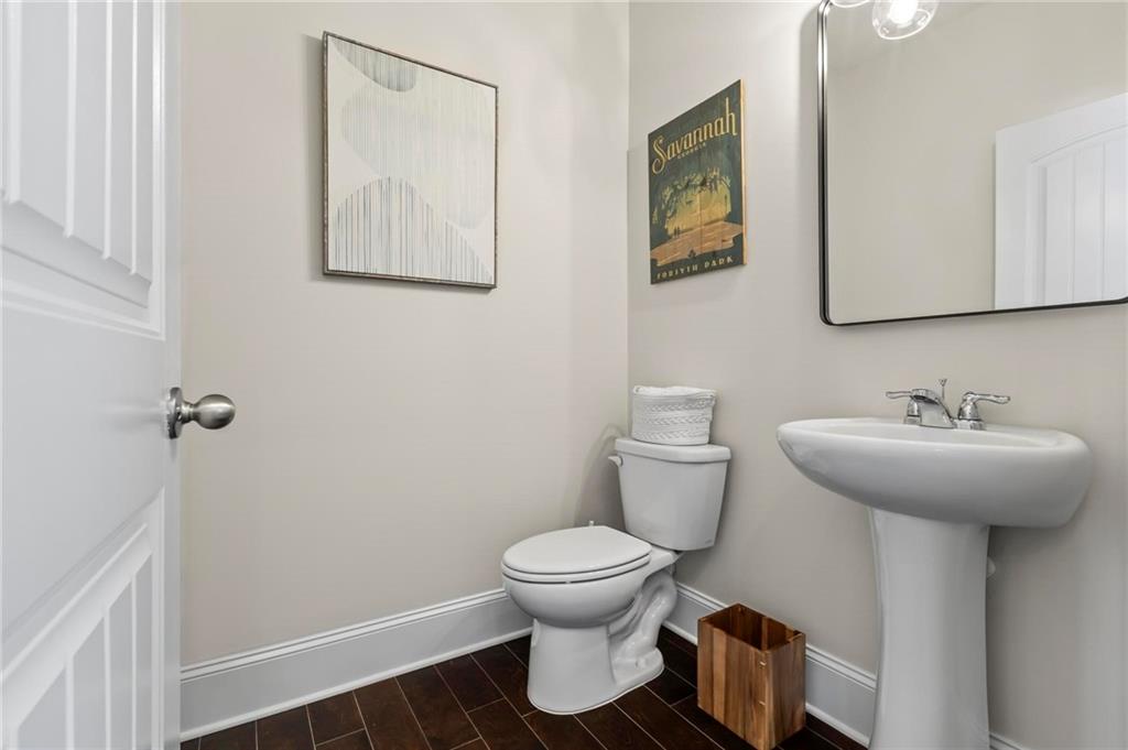 2426 Fair Oaks Way Atlanta, GA 30337 - Photo 10 of 30