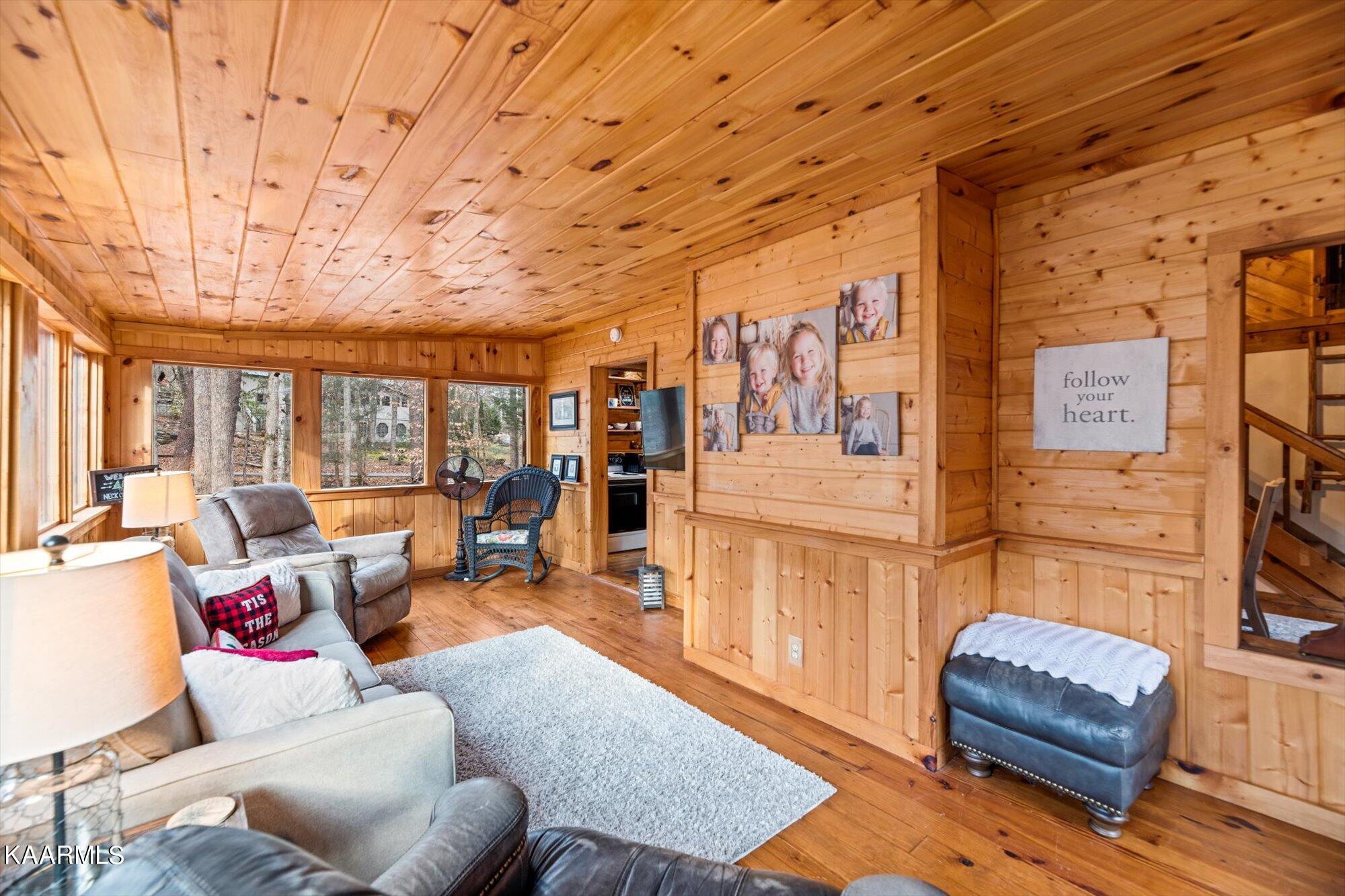 278 Laurel Road Townsend, TN 37882 - Photo 11 of 37 Great Room