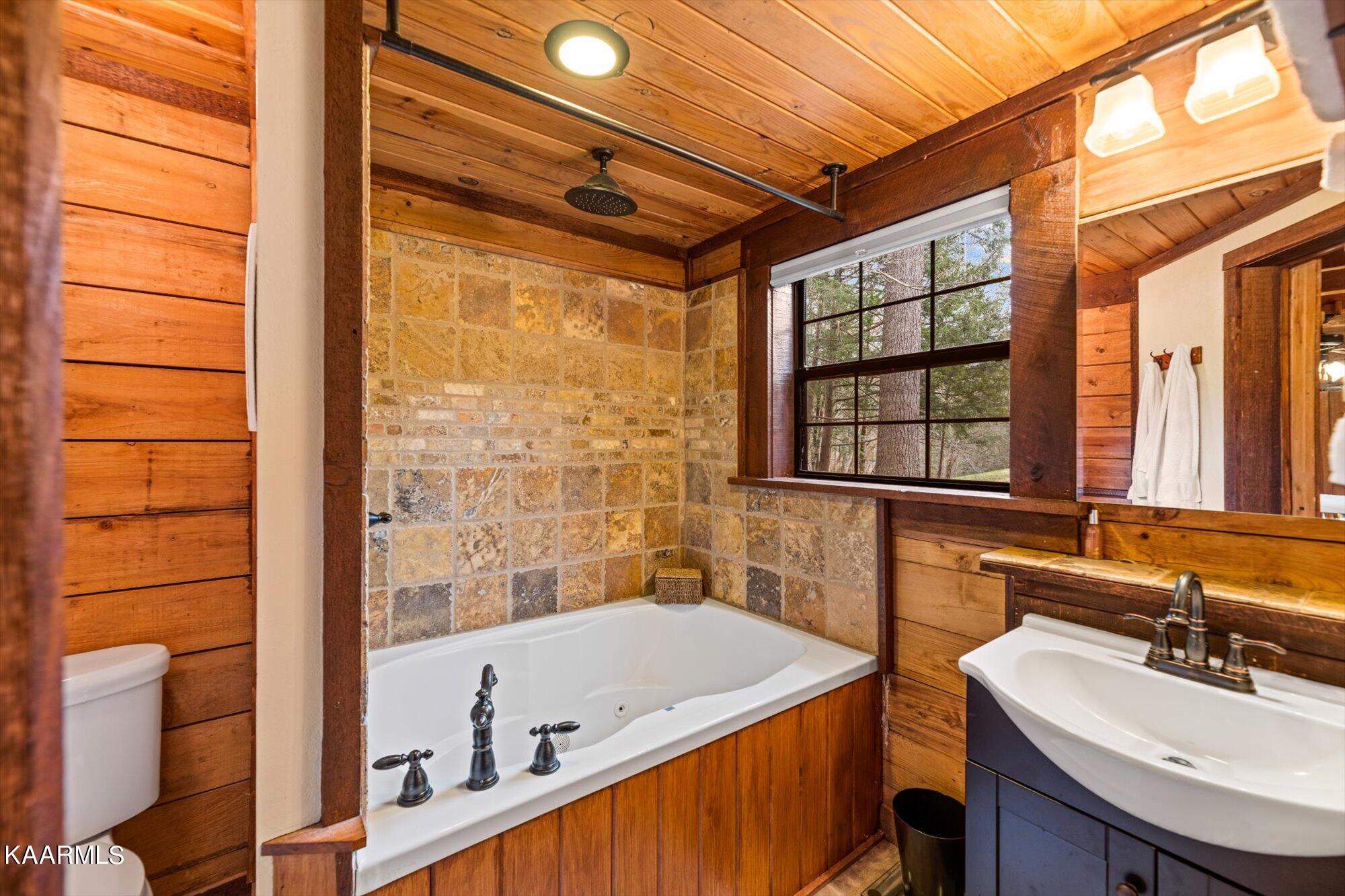 278 Laurel Road Townsend, TN 37882 - Photo 13 of 37 Master Bathroom