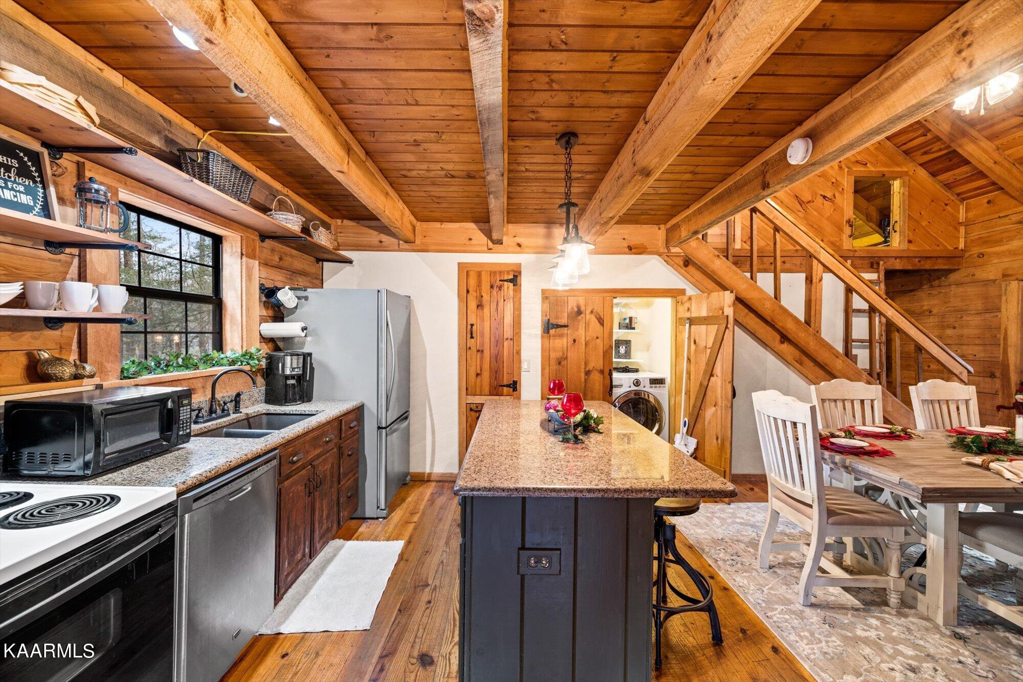 278 Laurel Road Townsend, TN 37882 - Photo 9 of 37 Kitchen
