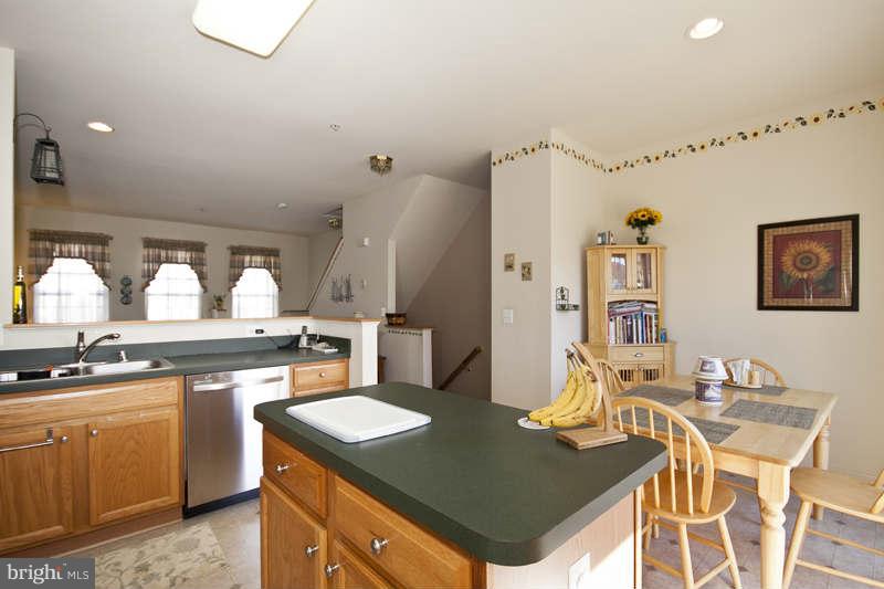 4119 Cutty Sark Road Baltimore, MD 21220 - Photo 14 of 29 Kitchen