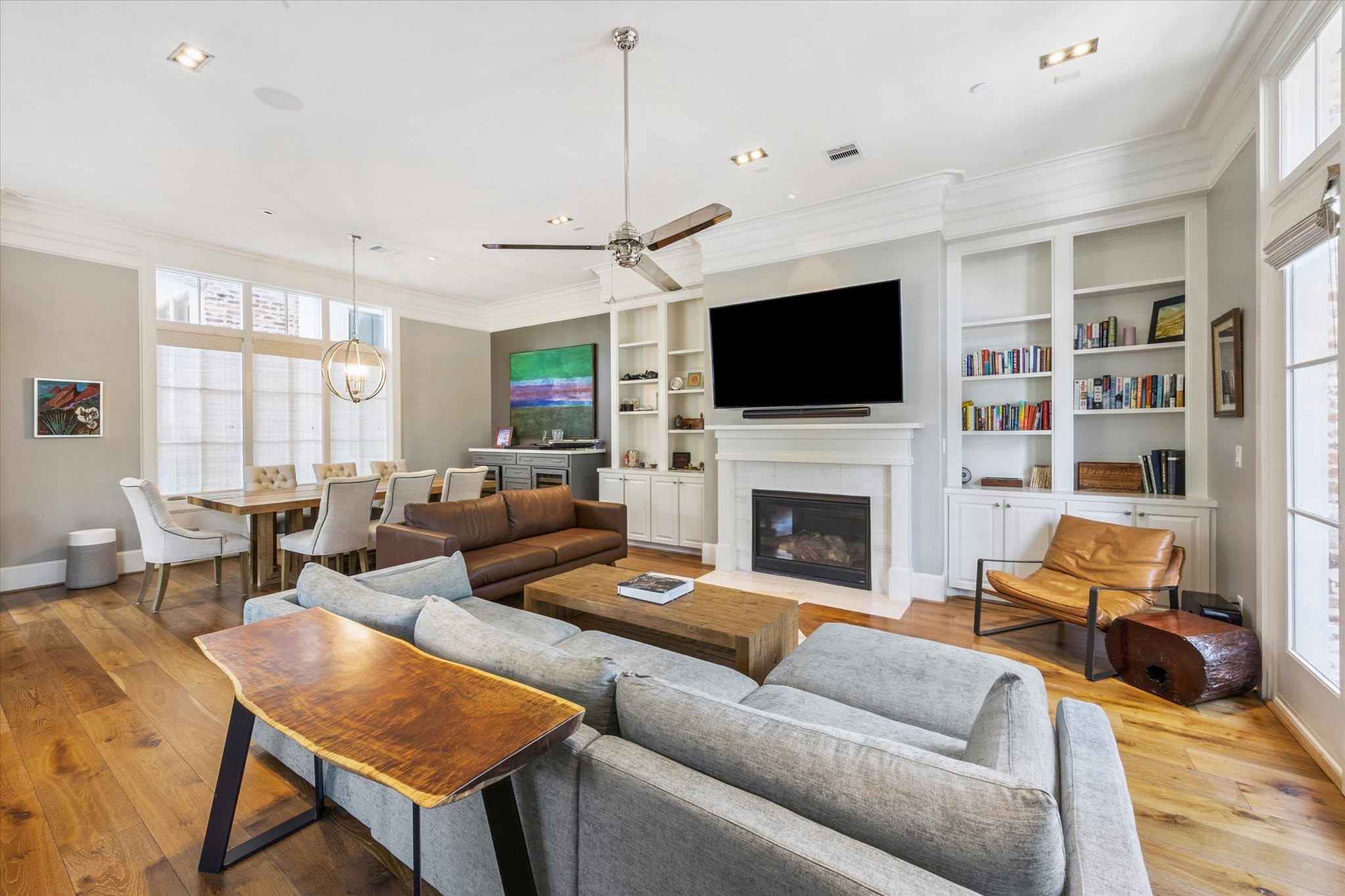 6331 Durford Street Houston, TX 77007 - Photo 11 of 37 View of the second floor living and dining areas.