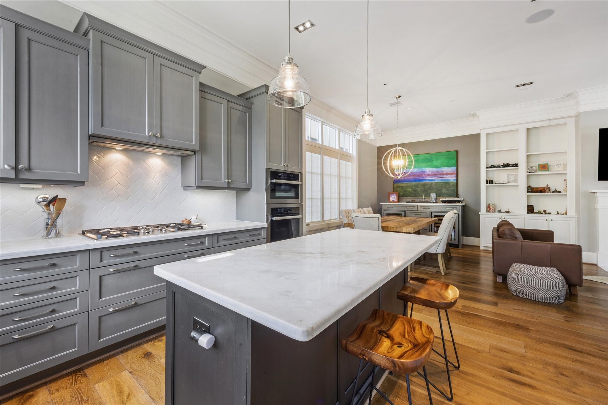 6331 Durford Street Houston, TX 77007 - Photo 16 of 37 Kitchen is open to the dining area.