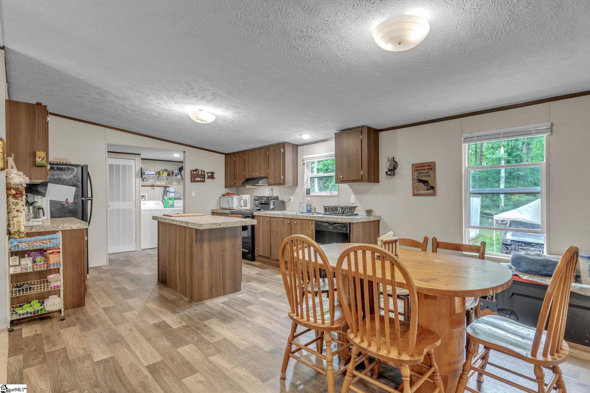 21 Hughes Road Greenville, SC 29611 - Photo 11 of 35