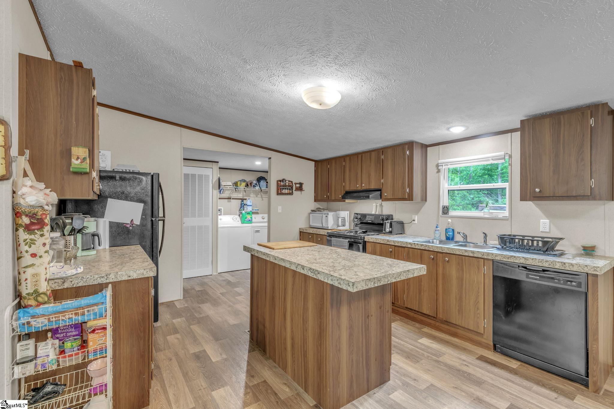 21 Hughes Road Greenville, SC 29611 - Photo 14 of 35