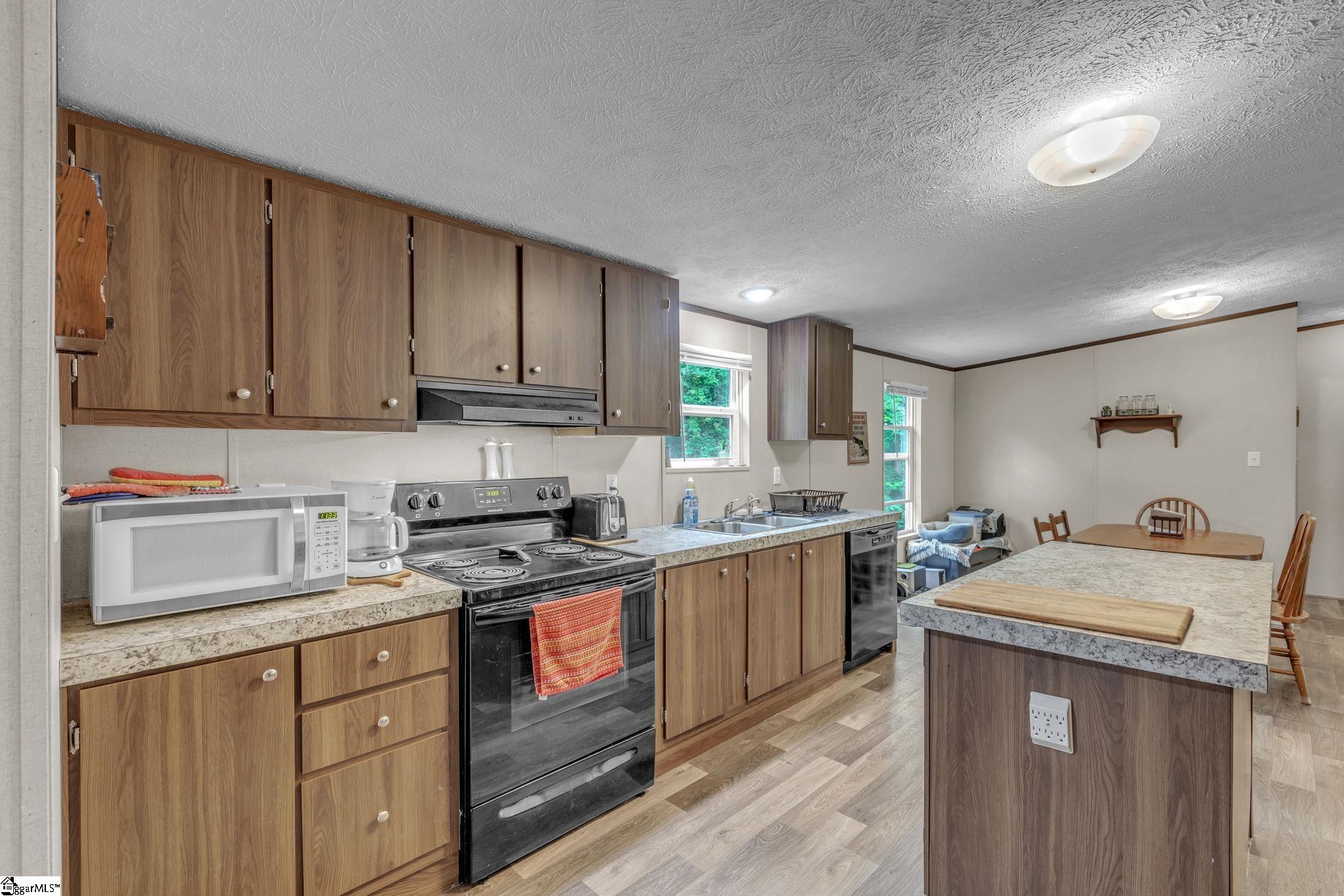 21 Hughes Road Greenville, SC 29611 - Photo 16 of 35