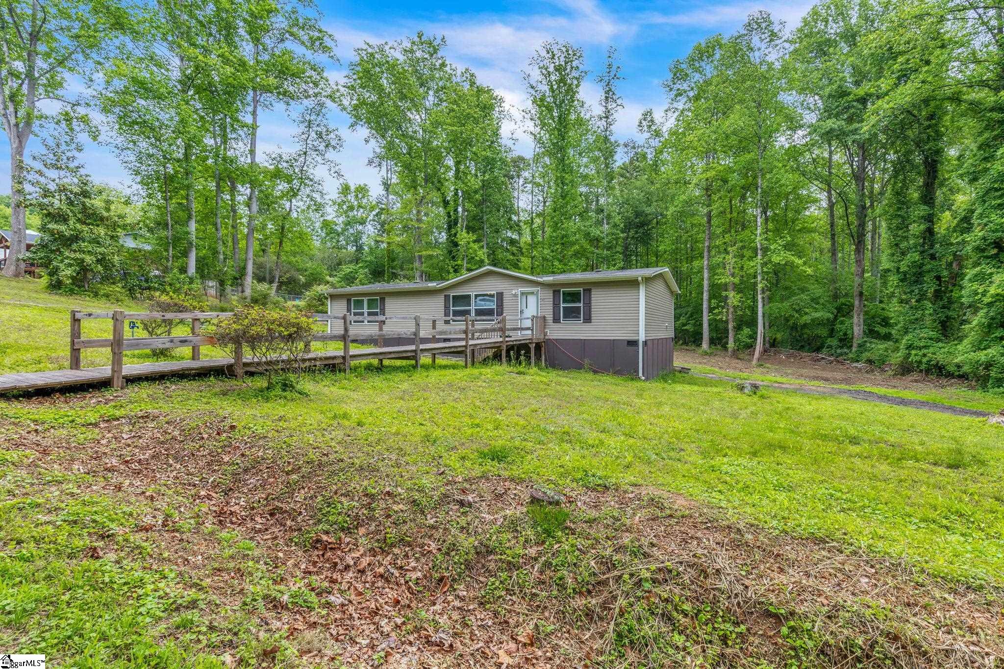 21 Hughes Road Greenville, SC 29611 - Photo 2 of 35