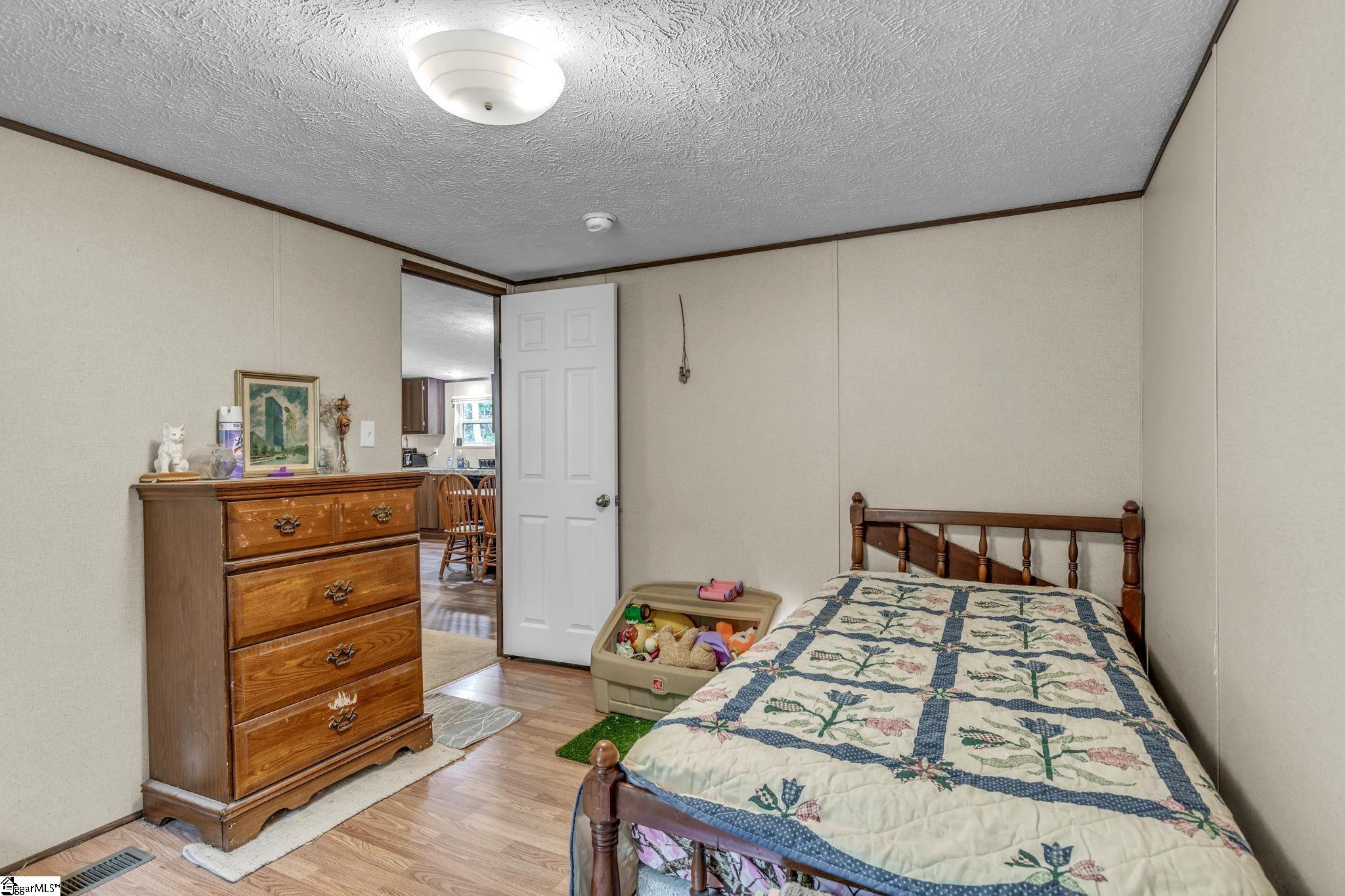 21 Hughes Road Greenville, SC 29611 - Photo 23 of 35