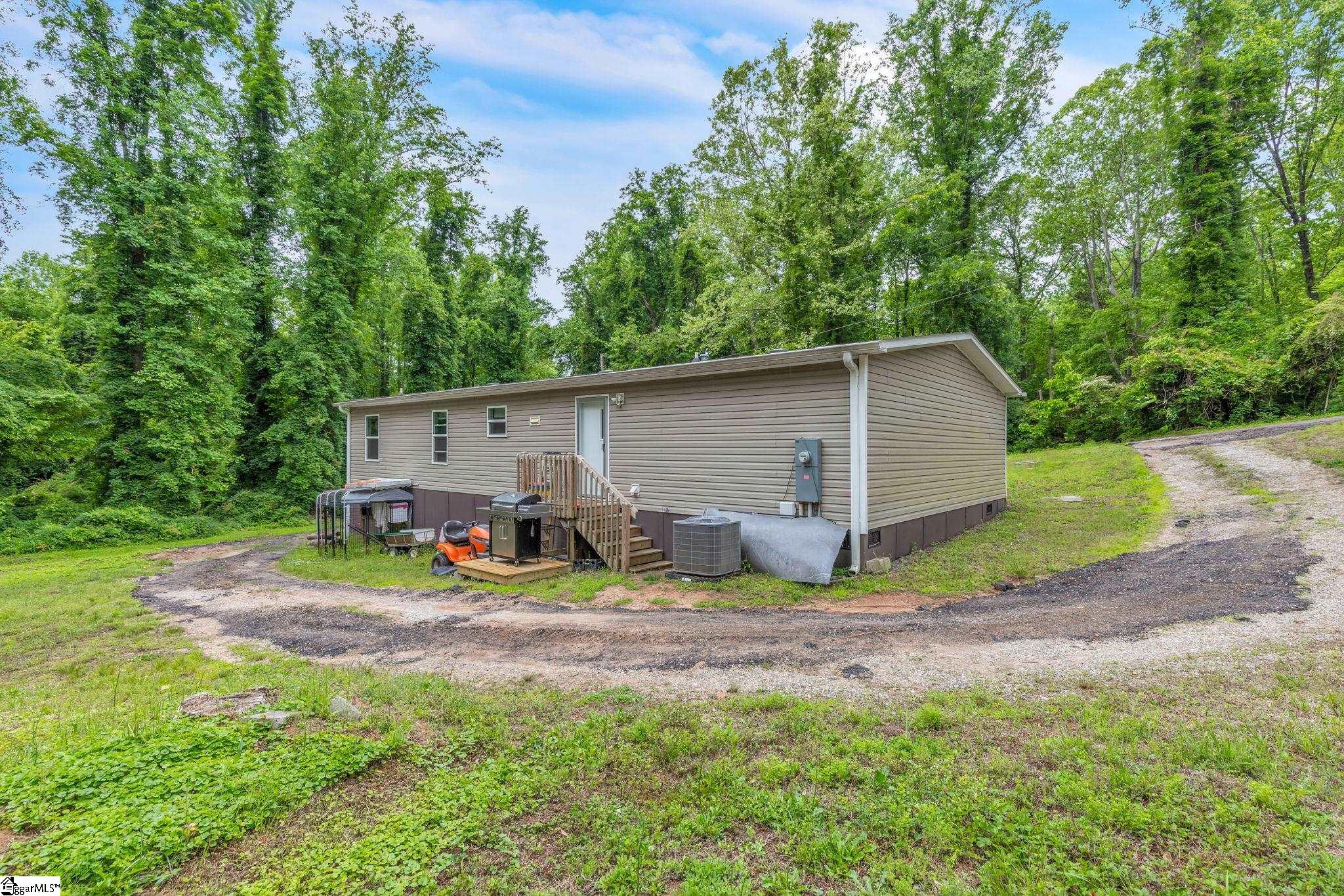 21 Hughes Road Greenville, SC 29611 - Photo 28 of 35