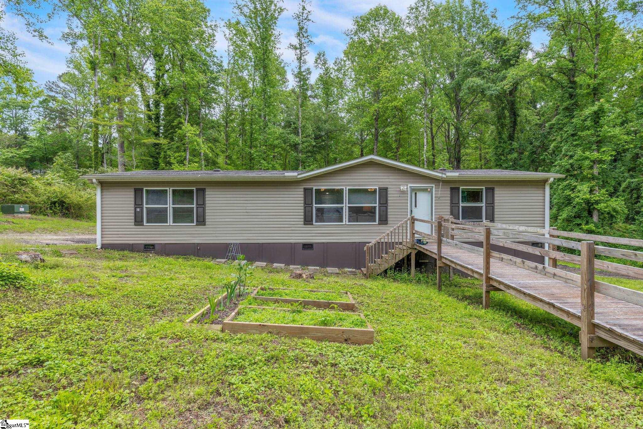 21 Hughes Road Greenville, SC 29611 - Photo 3 of 35