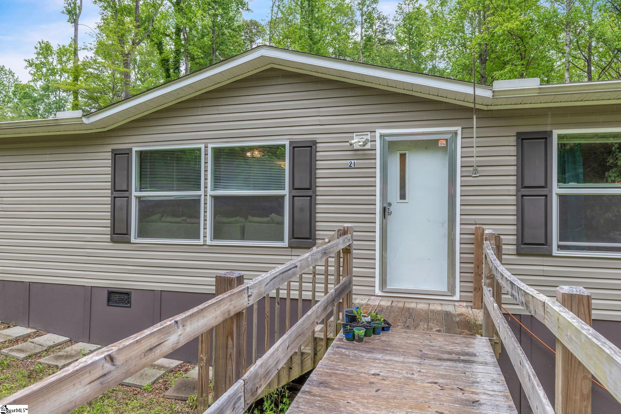 21 Hughes Road Greenville, SC 29611 - Photo 5 of 35